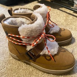 Women’s Ugg Waterproof Classic Weather Hiker, Chestnut, Size 8.5